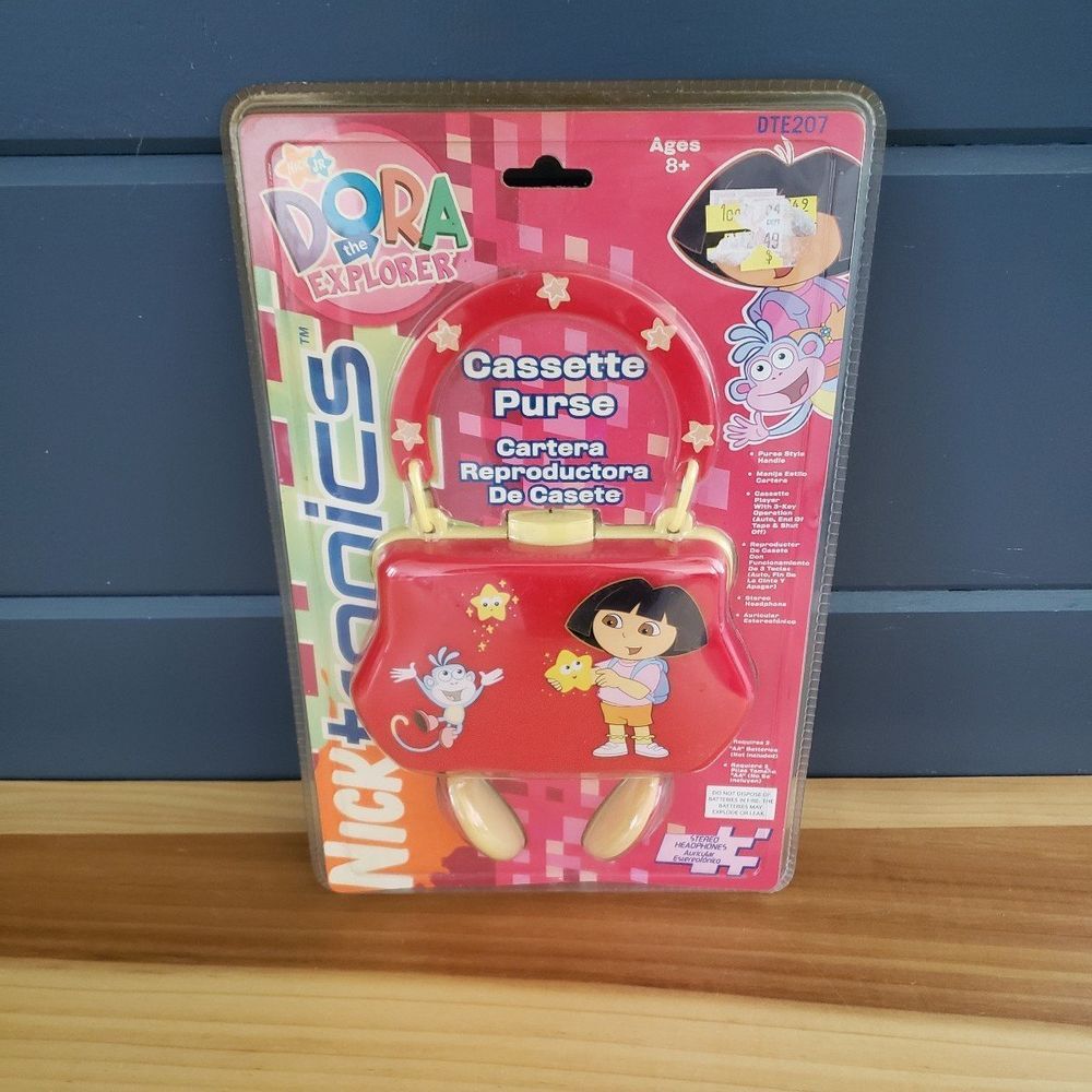2005 Dora the Explorer Cassette Purse with Headphones New in‎ Package